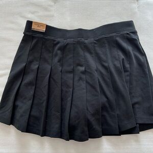 Victoria's Secret Black Pleated Skort
